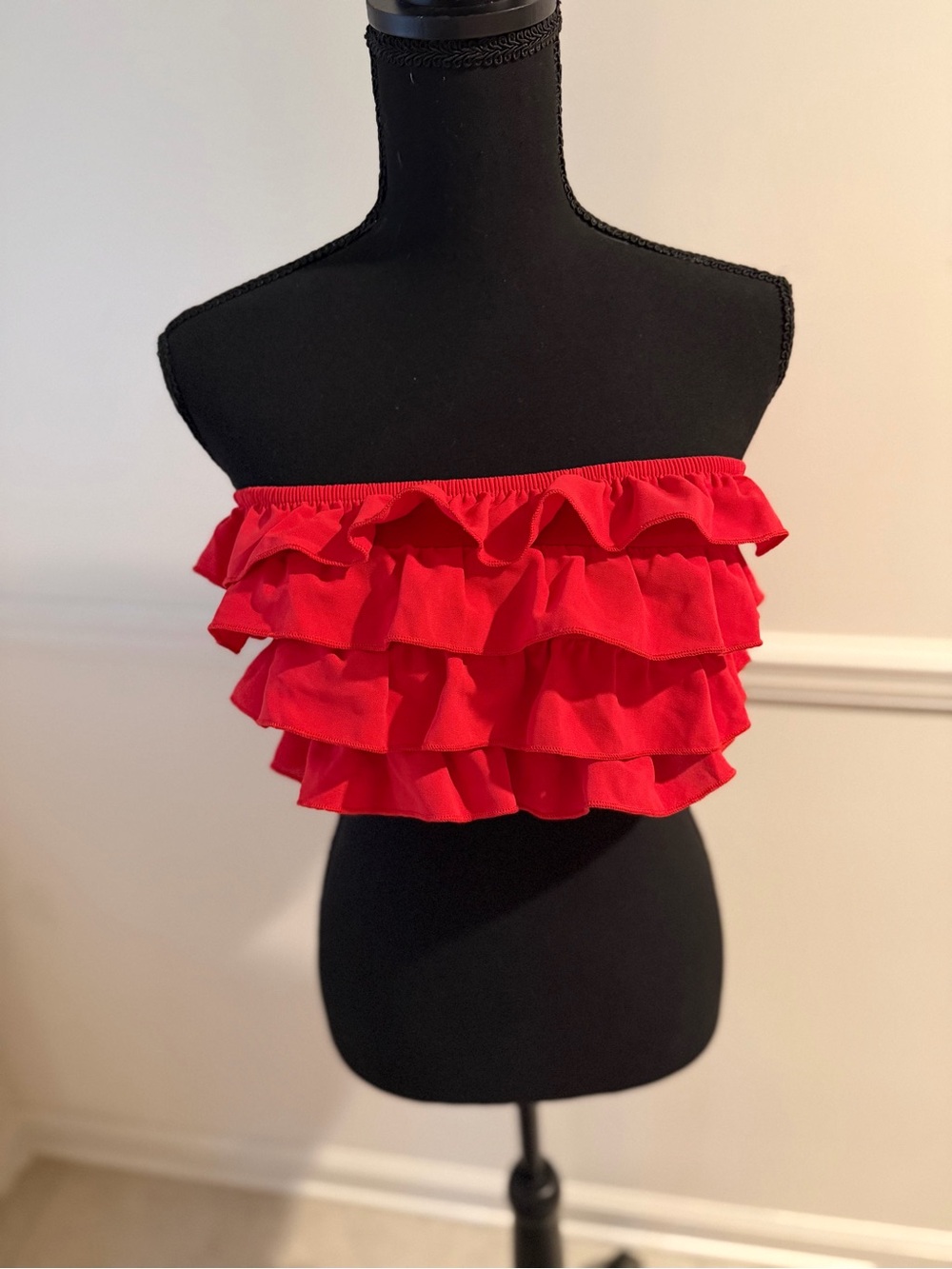 SHEIN Red Ruffle Strapless Crop Top